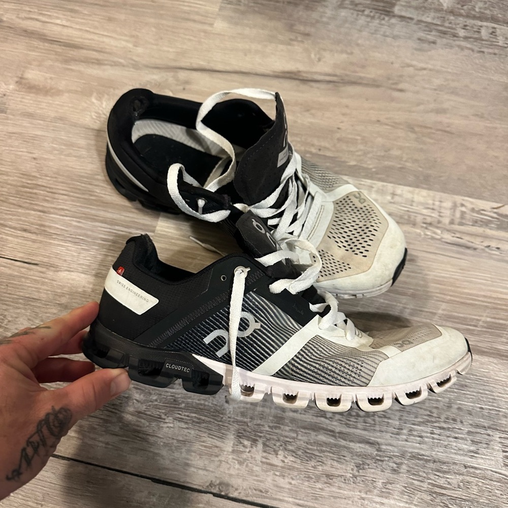 Oc running shoes size 9.5